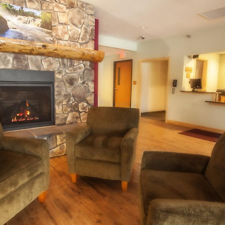 Junction Inn Suites & Conference Center Babbitt Экстерьер фото